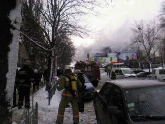 В Киеве горит рынок "Караваевы дачи". Фото. Видео