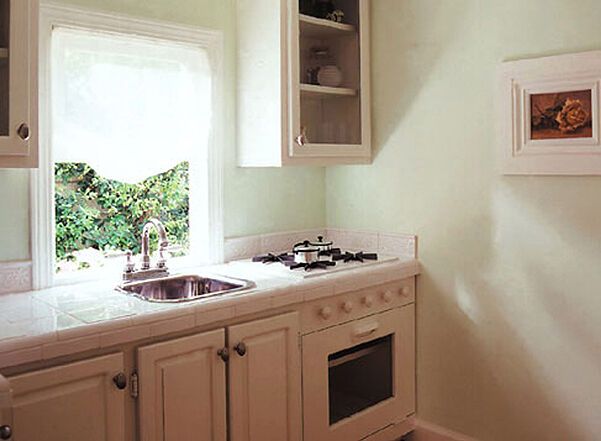 Кэти Холмс купила дочери домик на рождество. Фото