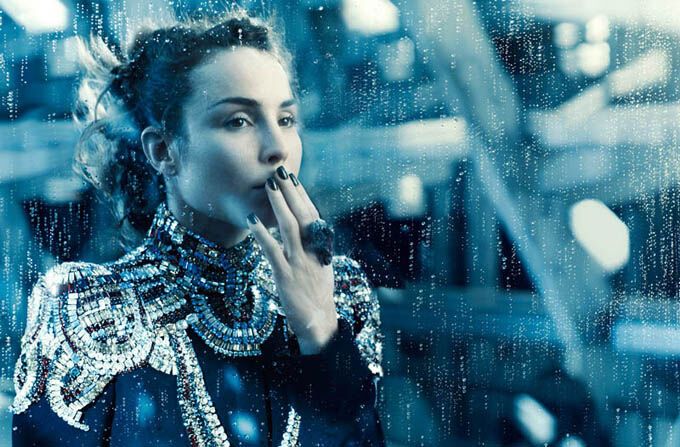 Нуми Рапас очаровывает в декабрьском Vogue. Фото