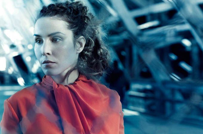 Нуми Рапас очаровывает в декабрьском Vogue. Фото