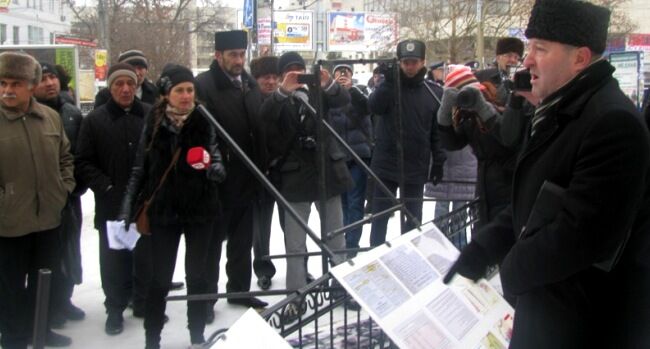У Криму розгромили виставку про "фашистів Сталіна". Фото