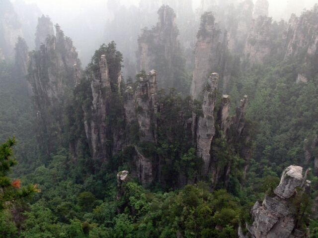 Такого вы еще не видели: летающие горы Китая