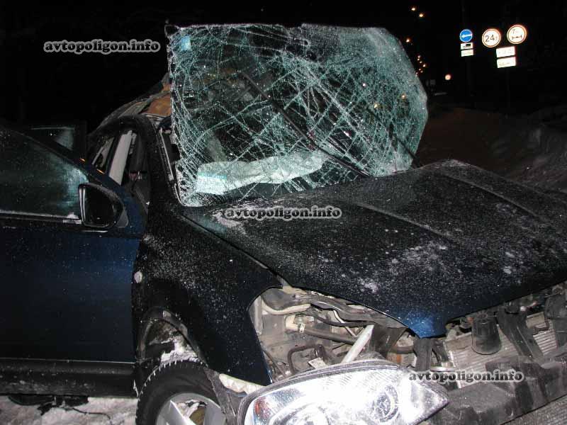 Ужасное ДТП с маршруткой в Киеве: погибли трое. Фото, Видео