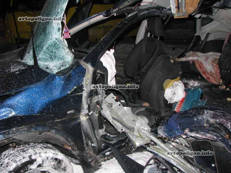 Ужасное ДТП с маршруткой в Киеве: погибли трое. Фото, Видео