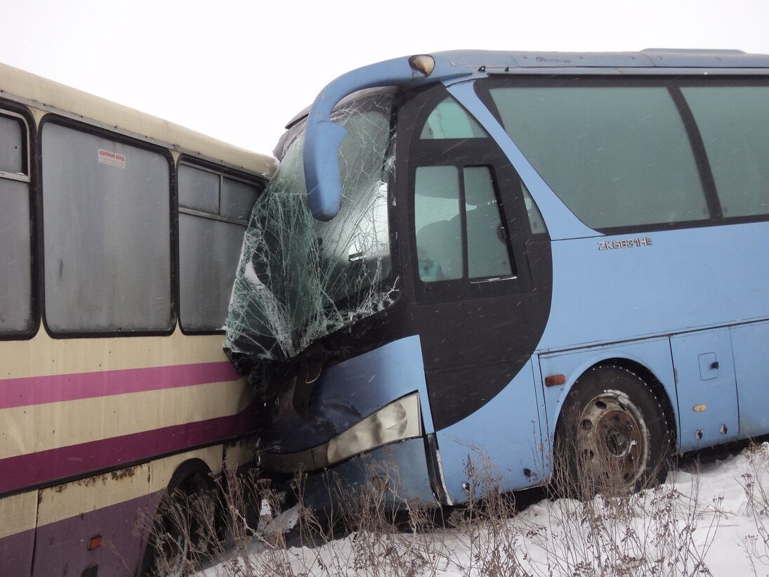 Страшный таран двух автобусов под Мариуполем. Фото, Видео 
