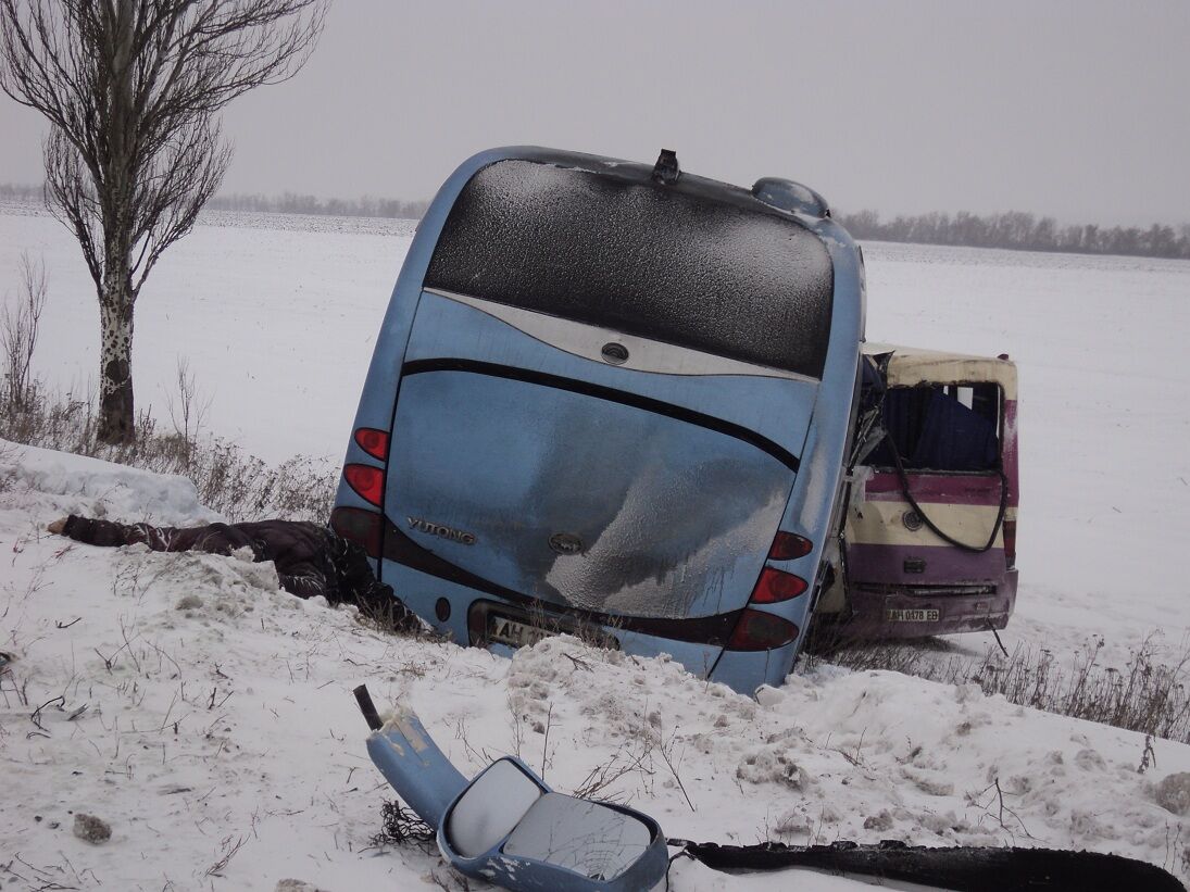 Страшный таран двух автобусов под Мариуполем. Фото, Видео 