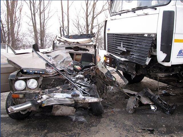 В Хмельницком в ДТП погибли три человека