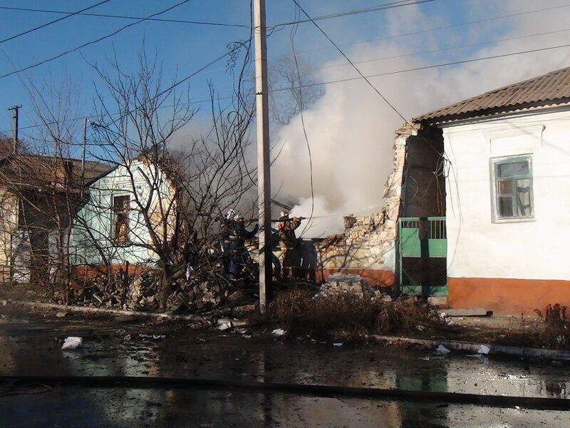 У Маріуполі через салютів вибухнув будинок: є жертва