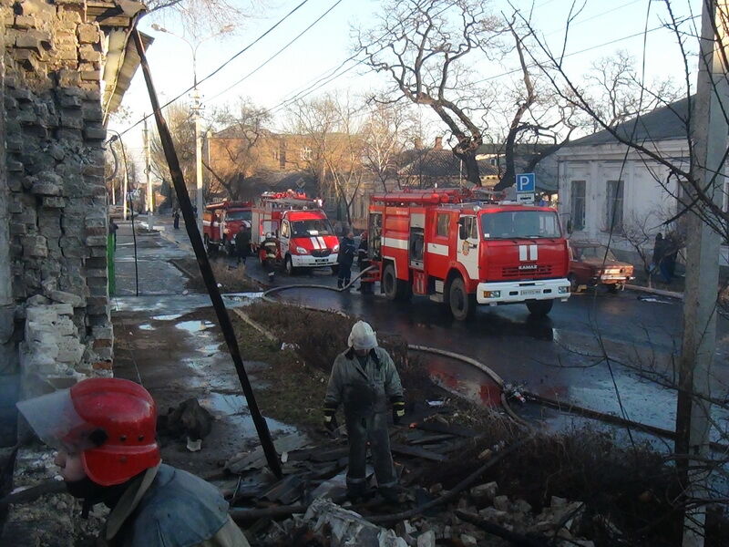 У Маріуполі через салютів вибухнув будинок: є жертва