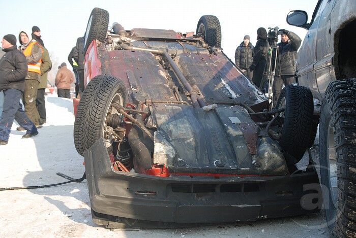 В Харькове на ралли авто врезалось в зрителей. Фото