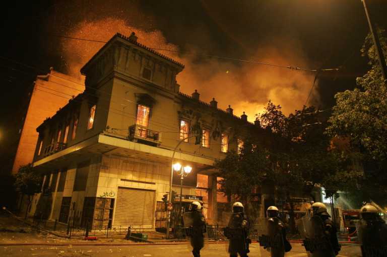 Как Греция из кризиса выходит. Фото. Видео