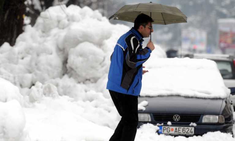 Снегопады отрезали Румынию и Болгарию от внешнего мира