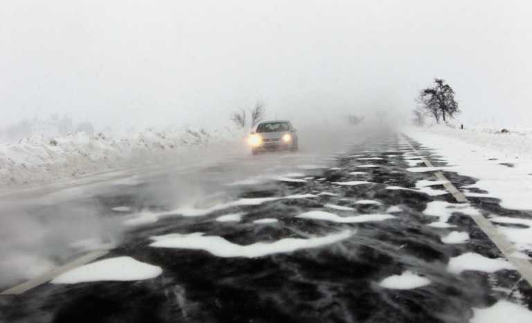 Снегопады отрезали Румынию и Болгарию от внешнего мира