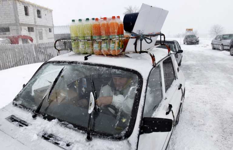 Снегопады отрезали Румынию и Болгарию от внешнего мира