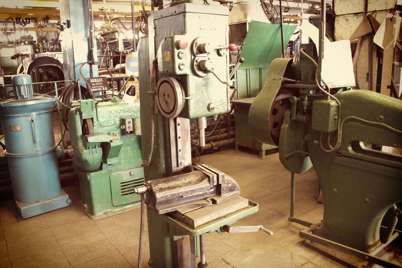 Как вручную собирают лимузины ЗиЛ. Фото  