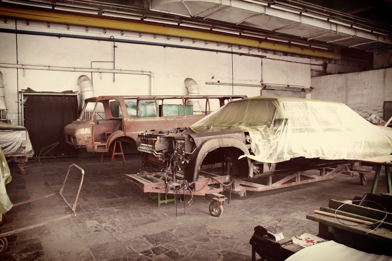 Как вручную собирают лимузины ЗиЛ. Фото  