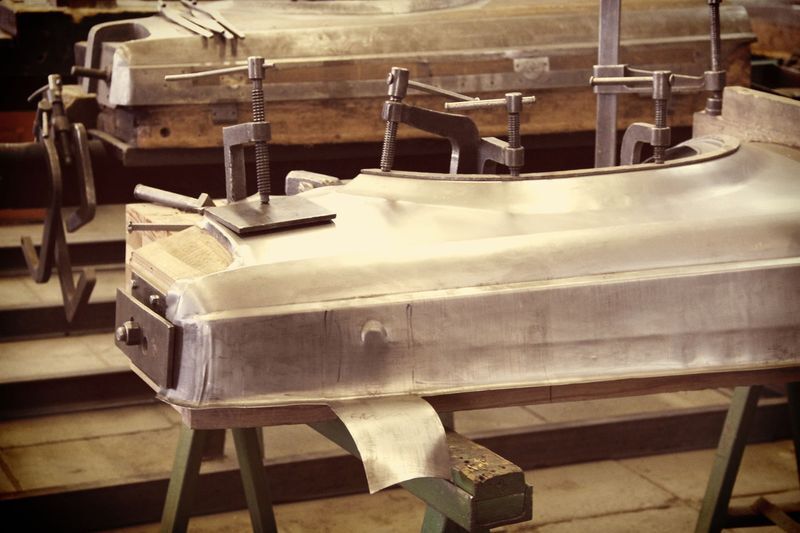 Как вручную собирают лимузины ЗиЛ. Фото  