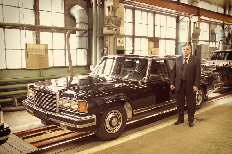 Как вручную собирают лимузины ЗиЛ. Фото  