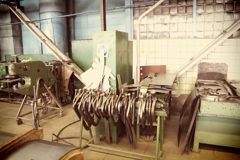 Как вручную собирают лимузины ЗиЛ. Фото  