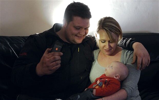 Фонарик на iPhone спас новорожденного от утопления. Фото