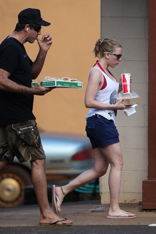 Скарлет Йоханссон увлеклась фастфудом. Фото