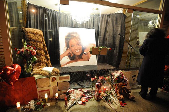 В США простились с Уитни Хьюстон , 18 февраля 2012