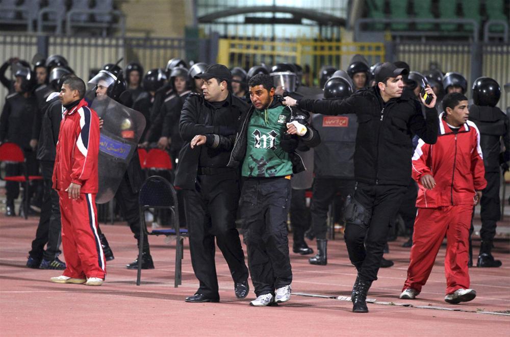 Футбол в Египте: бойня на стадионе в Порт-Саиде