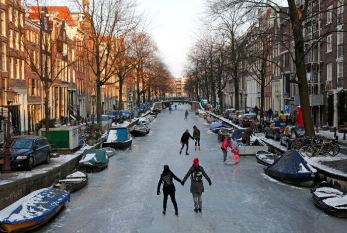 Катание на коньках по знаменитым амстердамским каналам