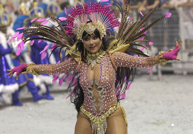 В Бразилии начался самый знаменитый карнавал. Фото