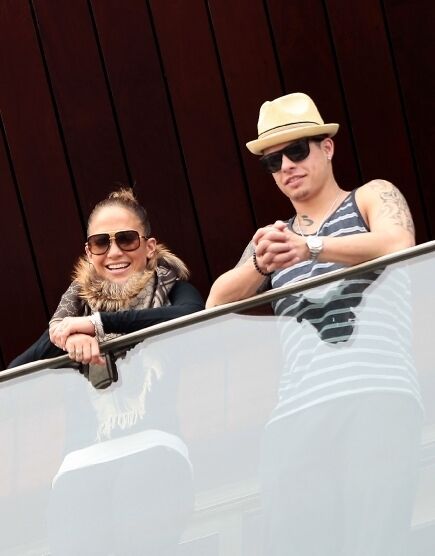 Лопес и Смарт наблюдают за карнавалом. Фото