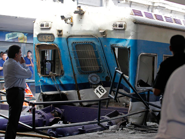 В Аргентині потяг врізався в перон: сотні постраждалих