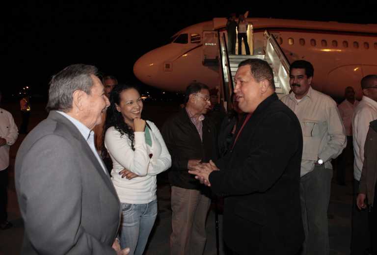 Чавес отправился на Кубу проходить курс лечения от рака. Фото