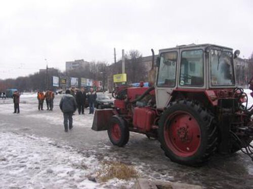 В Днепродзержинск прорвало трубопровод возле химзавода. Фото