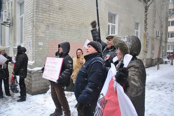 "Юрі - волю, владу - геть!"