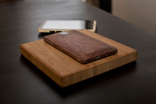 Появился смартфон в бамбуковом корпусе. Фото