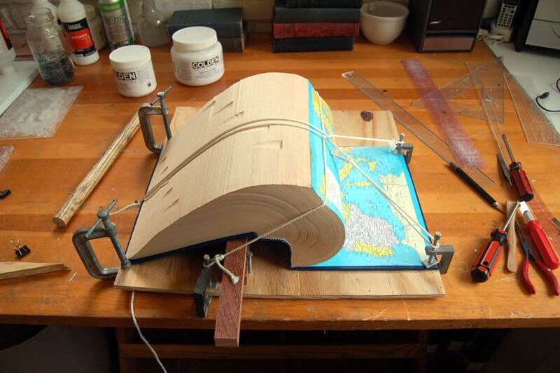 Резьба по книгам Брайана Деттмера