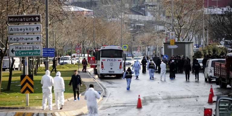 В результате теракта в Стамбуле пострадали 15 человек. Фото