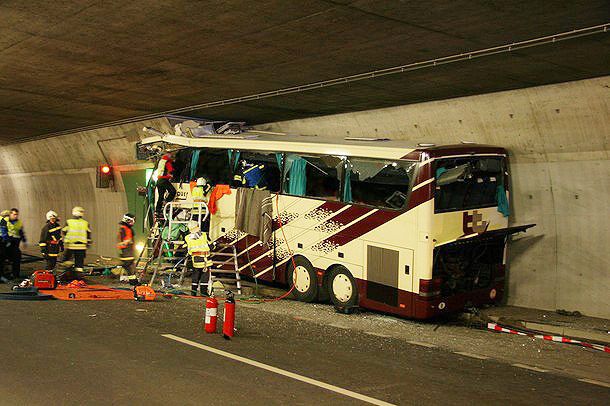 У Швейцарії розбився автобус зі школярами