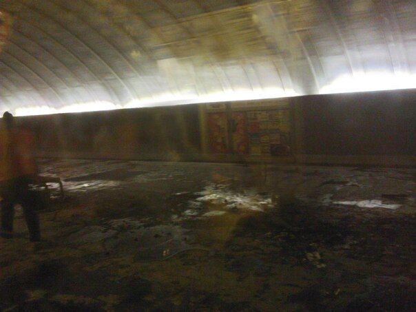 Станція метро "Осокорки" згоріла дотла. Фото, відео