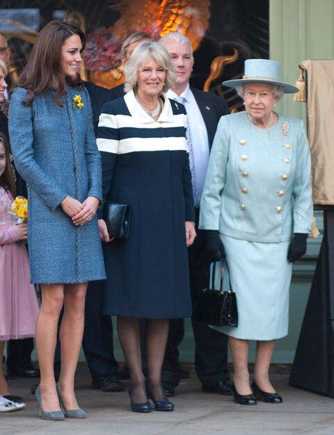 Елизавета II наведались в Fortnum & Mason. Фото