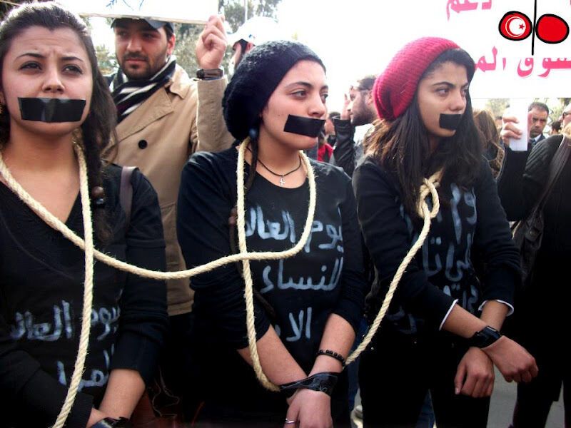 FEMEN вдохновили тунисских девушек на борьбу. Фото