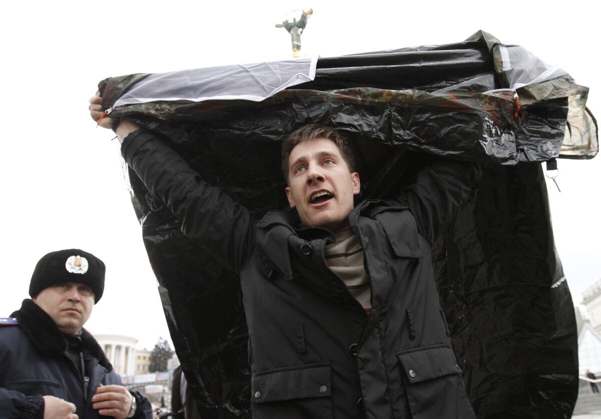 На Майдане «Беркут» задерживает оппозиционеров