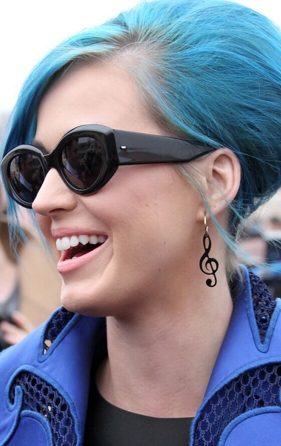 Перри хочет себе зубы, как у Бритни