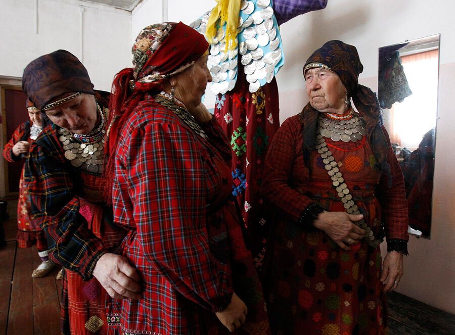 Конкуренты хотят вытеснить "Бурановских бабушек"