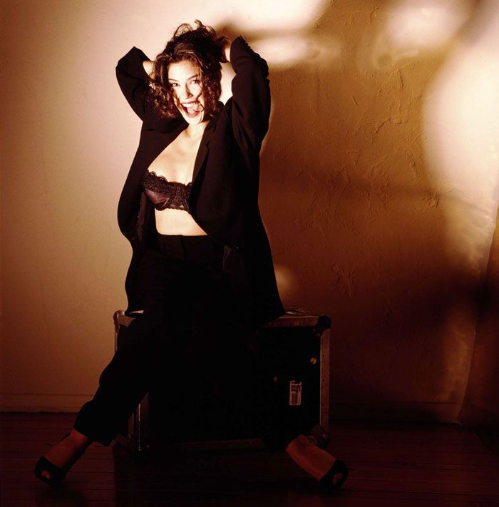 Отчаянная домохозяйка с секси кудрями: год 1994