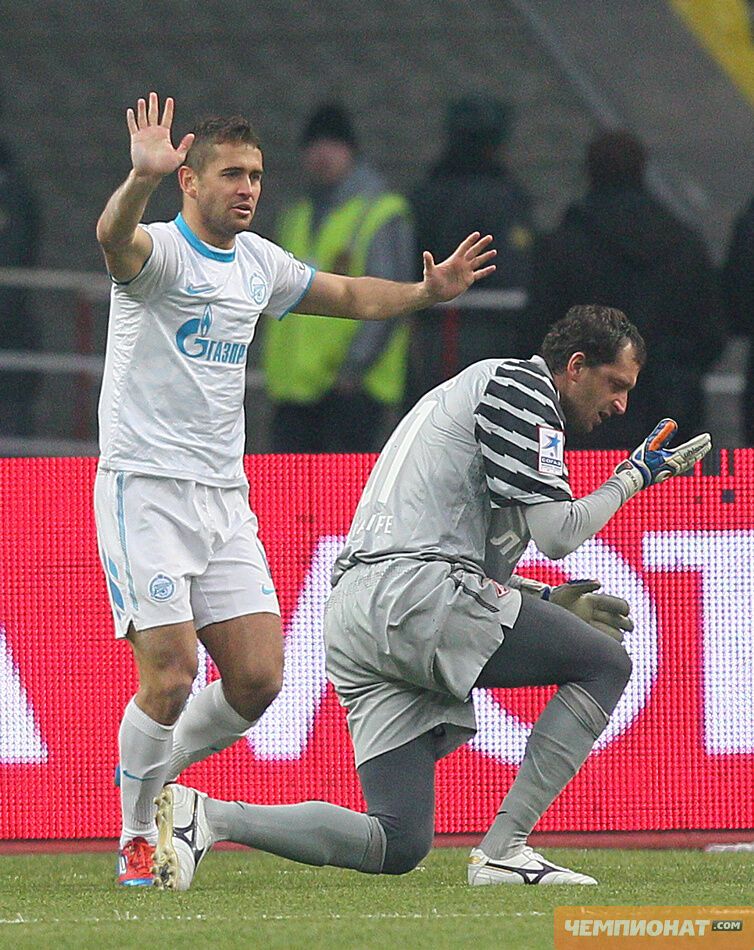 Вратарь сборной Украины получил серьезные переломы костей черепа. Фото, видео 
