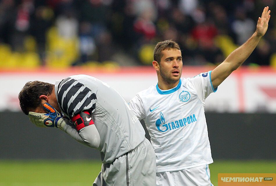 Вратарь сборной Украины получил серьезные переломы костей черепа. Фото, видео 