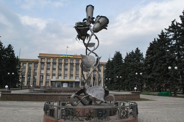 Донецьк за два місяці до Євро-2012. Фоторепортаж