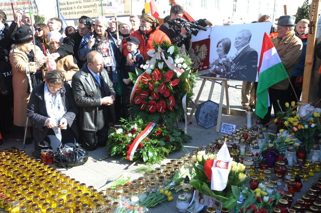 Польша вспоминает погибших под Смоленском. Видео