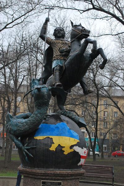 Донецьк за два місяці до Євро-2012. Фоторепортаж